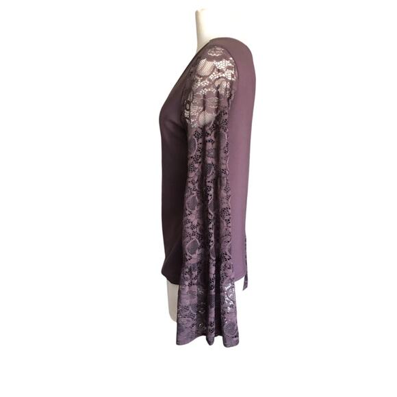 willow-root NWT Women’s Fitted Knit Top Contrast Lace Bell Sleeves Raisin Small - Picture 8 of 16